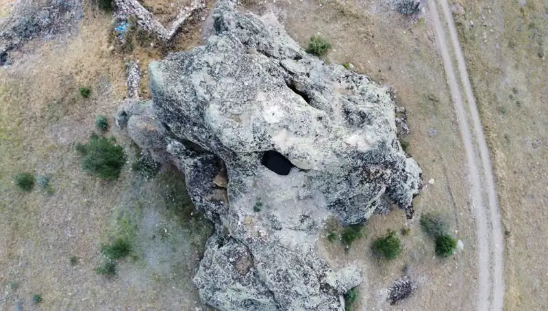 Efsanelere Ev Sahipliği Yapan Gelin Kayası: Gizemli Bir Doğa Harikası