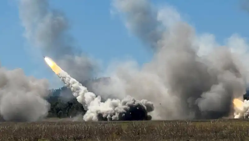 Avustralya'nın Askeri Gücünü Sergileyen Önemli Tatbikat: HIMARS Atışı Başarıyla Gerçekleştirildi