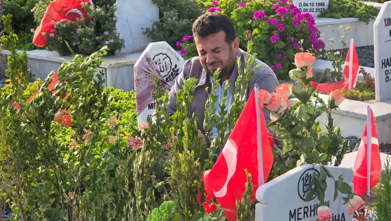 Deprem Şehitlerinde Bayram: Hüzün ve Hatıralarla Dolu Bir Gün