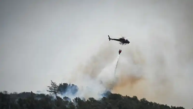 Fransa'da Orman Yangınları Sebebiyle Marsilya Havalimanı Kapandı: Yangınlar Büyüyor