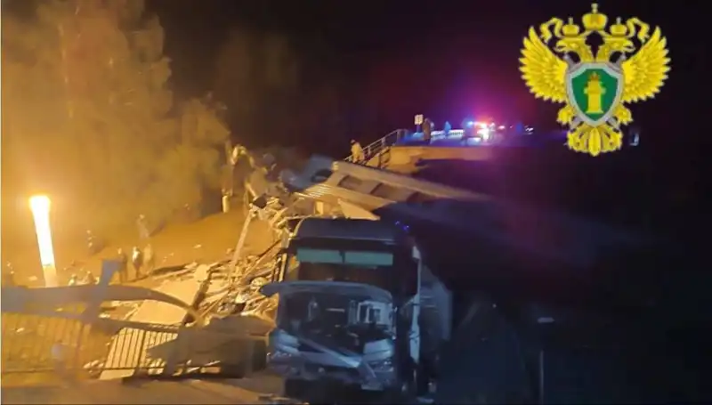 Rusya’da Köprü Faciası: İki Çöken Köprü ve Raydan Çıkan Trenler!