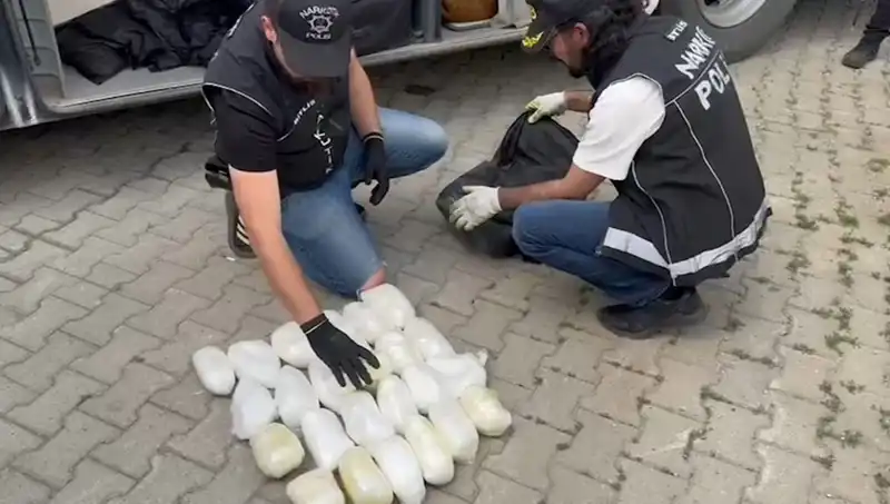 Yolcunun Valizinden Çıkan 13 Kilo Metamfetamin Olayı İstanbul'da Şok Etkisi Yarattı