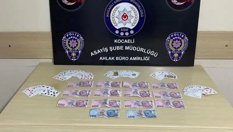 Kocaeli'de Yasa Dışı Kumar Oynayan Kahvehanelere Şok Baskın Gerçekleşti