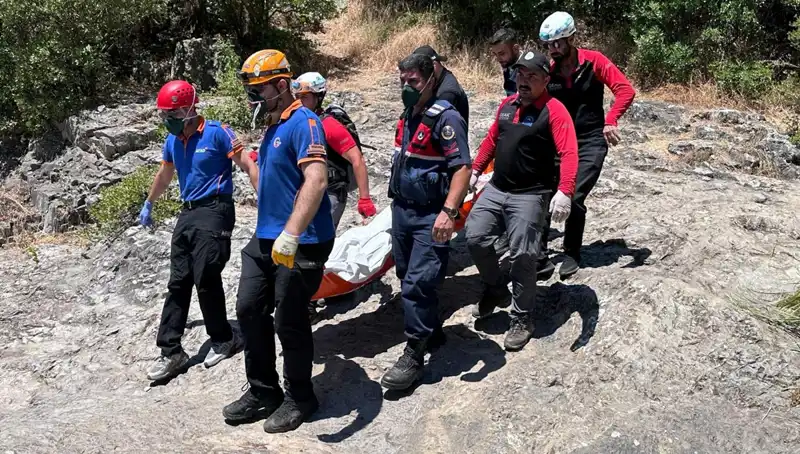Kayalıkların Arasında Sır Ölüm: Doğa ve İnsan Arasındaki Gizemli Çatışma