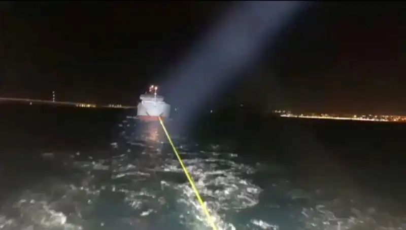 Çanakkale Boğazı'nda Gemide Büyük Arıza! Sea Action Ekibi Kurtarıcı Oldu