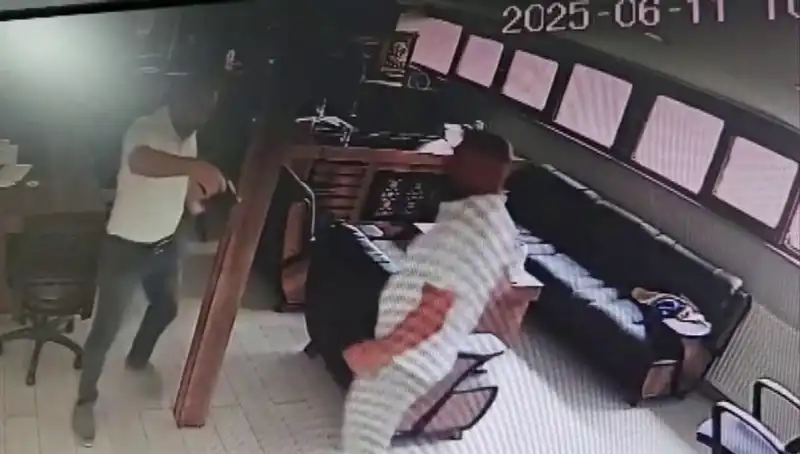 Alacak Verecek Meselesi Kanlı Bir İntikama Dönüştü: Kalfa İş İnsanını Öldürdü