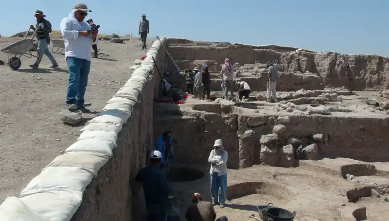 Kilis'teki Oylum Höyük Kazılarında Sıcak Havaya Rağmen Heyecan Verici Gelişmeler