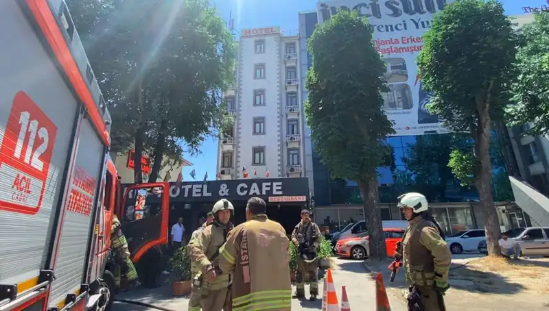 Fatih'te Otel Yemekhanesinde Alevler Yükseldi: Yangın Paniği