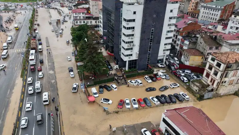 Trabzon'daki Sel Felaketi: Çamur Altında Kayıp Kişi Yüzünden Endişe Artıyor