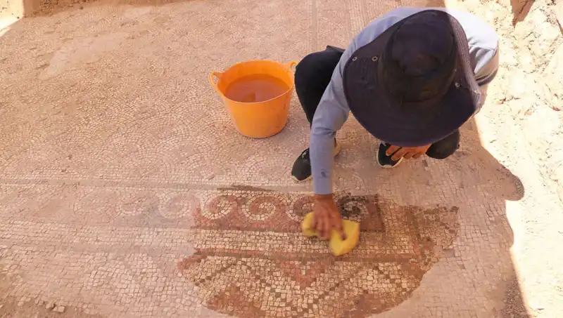 Mardin'de Bin 500 Yıllık Mozaik Bulundu: Tarihin Derinlikleri Gün Yüzüne Çıkıyor