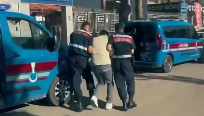 Türkiye genelinde dev suç örgütlerine büyük operasyon: 74 gözaltı