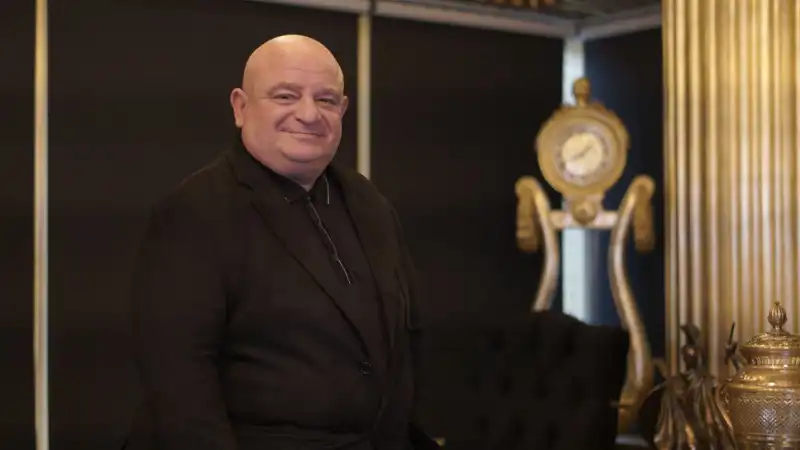 Moiz Mitrani: Tekstil Sektöründen Finansa Uzanan Başarı Hikâyesi