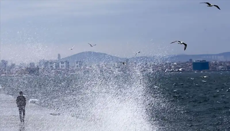 Marmara ve Ege Denizi İçin Güçlü Rüzgar Alarmı: Hazırlıklı Olun!