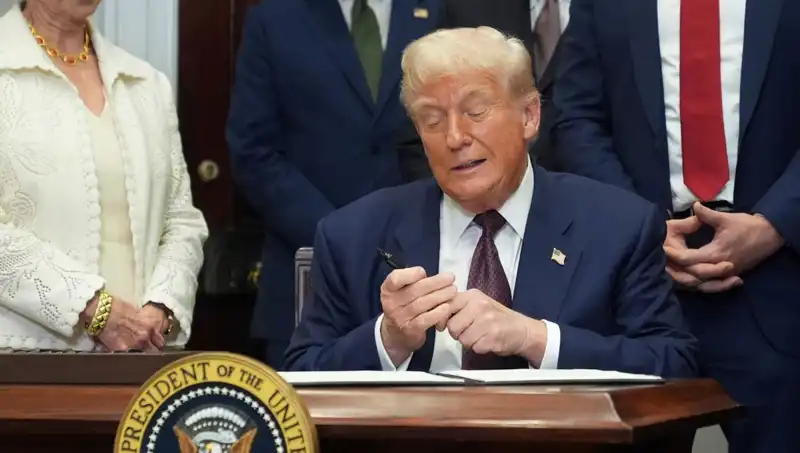 Trump, Beyaz Saray’ı 200 Milyon Dolara Yenileyecek