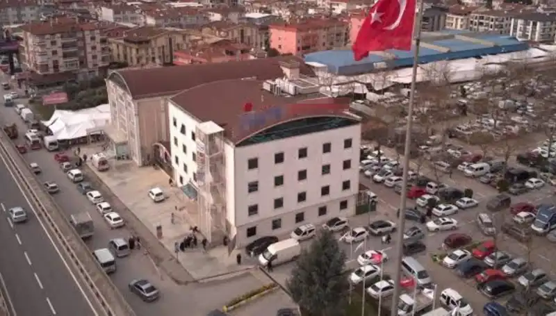 Özel Hastaneye Deprem Mührü: Güvenlik Spekülasyonları Artıyor!