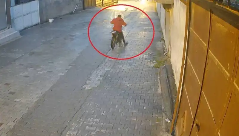 Hırsızın Çaldığı Motosiklet Arızalansa da Kaçışı Devam Etti