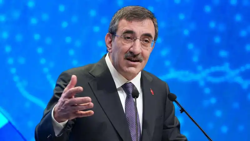 Cevdet Yılmaz, CHP Kurultayı İçin İki Alternatif Sunuyor!