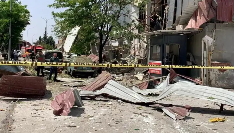 Gaziantep'te Fabrikada Büyük Patlama: Yaralıların Sayısı Artıyor