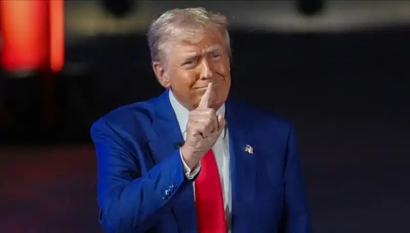 Trump, Wall Street Journal’ı Basın Havuzundan Çıkardı: Epstein’a Gönderdiği Mektup Ortaya Çıktı