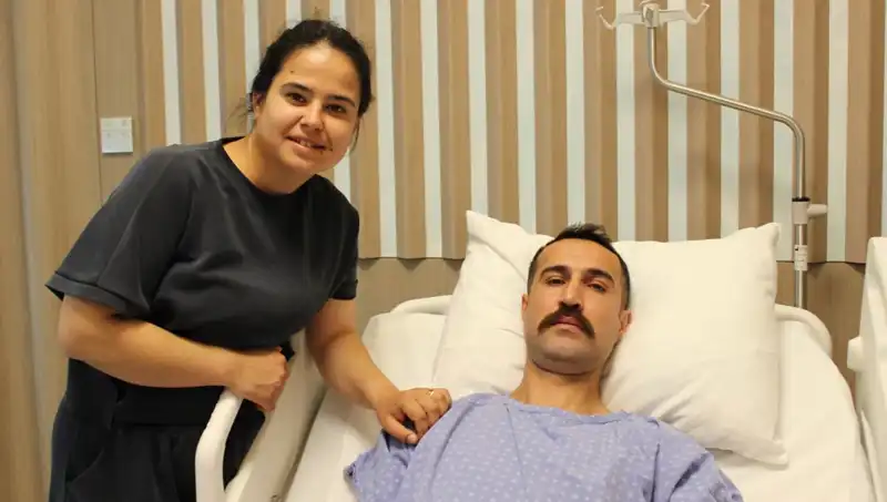 32 Yaşındaki Genç Kadın Mide Kanaması Geçirdiğini Sandı, Kalın Bağırsak Kanseri Tespit Edildi