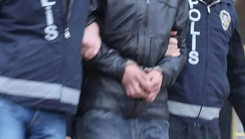 Türkiye Genelinde FETÖ Operasyonları: 65 Kişi Tutuklandı