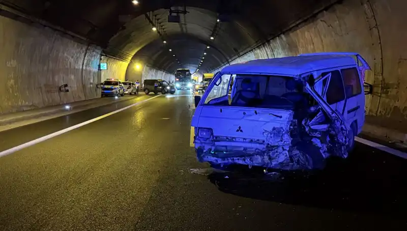 TEM Otoyolu’nda Zincirleme Kaza: Çok Sayıda Yaralı ve Trafik Aksaklığı