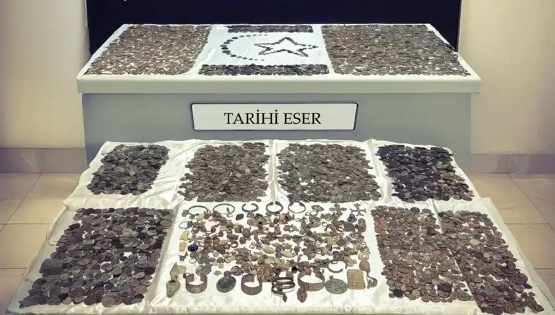 Sınırda Ele Geçirilen 12 Bin 770 Tarihi Eserin Ardındaki Hikaye