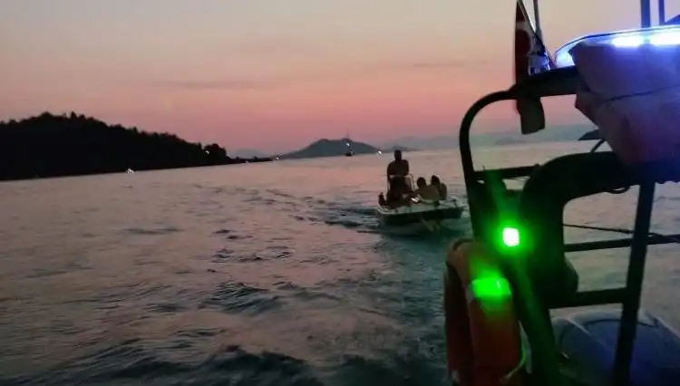 Fethiye Açıklarında Sürüklenen Teknedeki Dört Kişi Kurtarıldı
