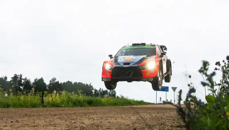 Otomobil Rallisinde Trafik Kazası: İki Seyirci Hayatını Kaybetti