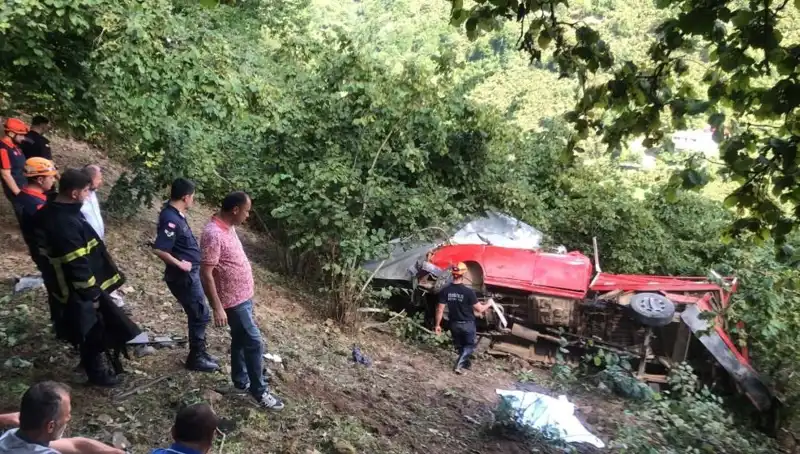 Fındık İşçilerinin Korkunç Kazası: Şarampole Yuvarlanan Araçta Can Kaybı ve Yaralılar