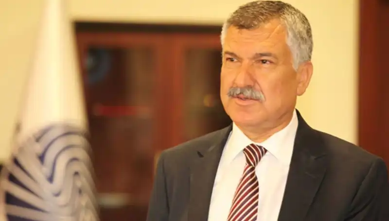 Adana’nın Sevilen Belediye Başkanı Zeydan Karalar: Hayatı ve Siyasi Kariyeri