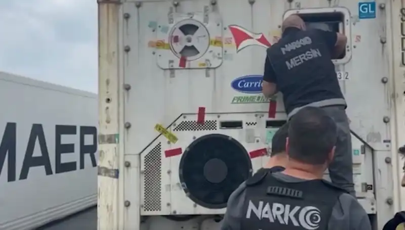 Mersin'de Uyuşturucu Operasyonunda 5 Kişi Gözaltına Alındı