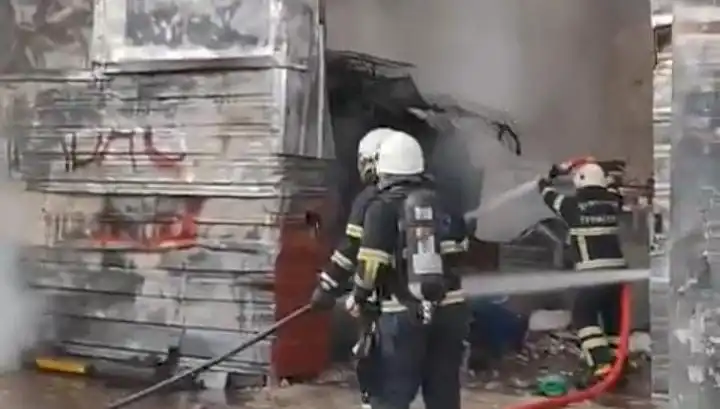 Şanlıurfa'da Hurda Deposunda Çıkan Yangın, Korku Dolu Anlar Yaşattı