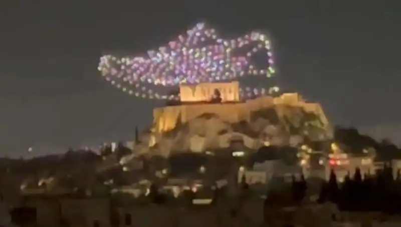 Akropolis’te Drone ile Reklam Yapan Şirkete Soruşturma Açıldı