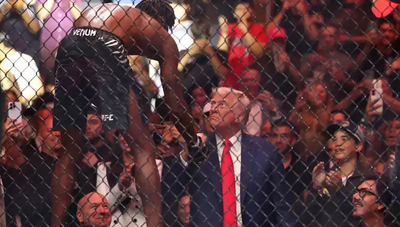 Trump, Beyaz Saray Bahçesi'nde Heyecan Verici Bir UFC Maçı Düzenliyor!