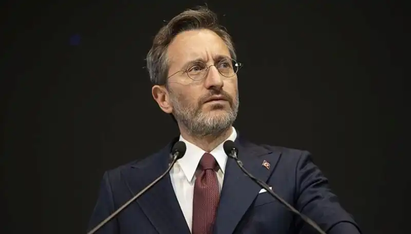 Fahrettin Altun: Özgür Özel'in Açıklamaları Gerçeklerden Uzak ve Soru İşareti Taşıyor