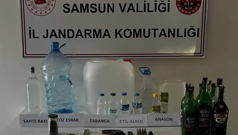 Samsun'da Sahte İçi İçki Operasyonu: Litrelerce Kaçak İçki Ele Geçirildi!