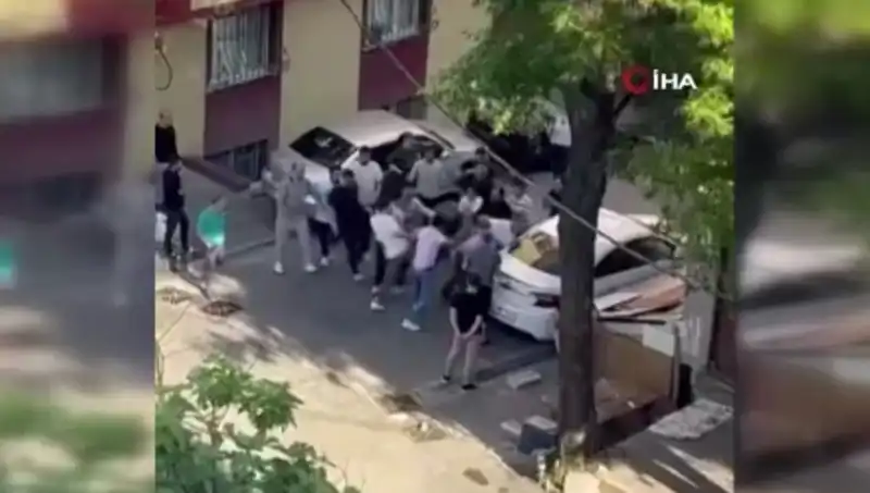 Kapıları Zorlayan Madde Bağımlısına Meydan Dayakları: Olaya Dahil Olanlar Konuştular