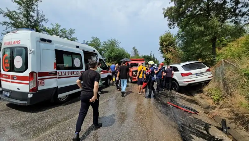 Sakarya’da Kamyonet ve Cip Çarpıştı: 5 Yaralı Var, 4’ü Çocuk