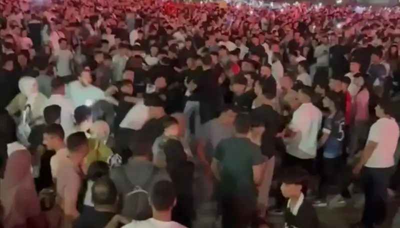 Konserde Bıçaklı Kavga: Üç Kişi Yaralandı, Olayın Ayrıntıları Şok Edici