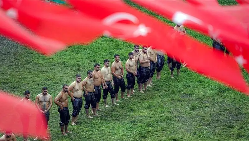 664. Tarihi Kırkpınar Yağlı Güreşleri Başlıyor: 40 Başpehlivan ve 826 Sporcu ile Rekabet